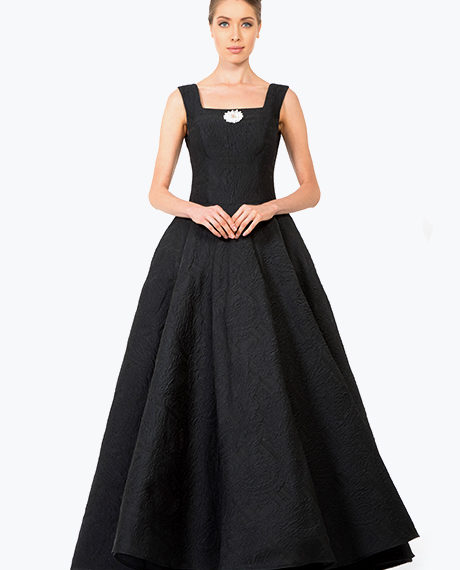 Black sleeveless long dress